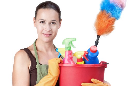 Airbnb turnover cleaning for a modern Canary Wharf apartment